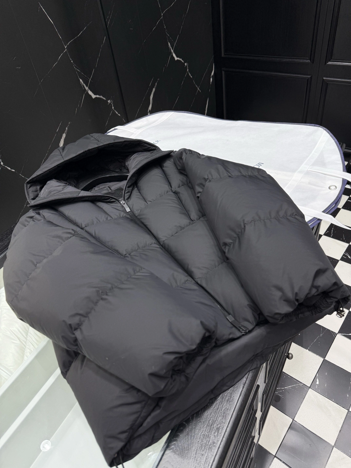 wg.luxury-- 7o9385r Down jacket white duck down item: E-F443J1227H